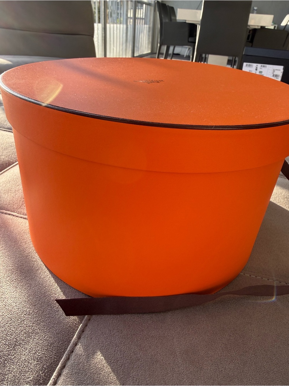Hermes Oval Hat Box - Picture 5 of 7